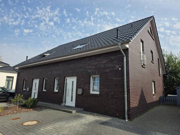 Doppelhaushälfte zum Kauf provisionsfrei 345.000 € 4,5 Zimmer 127 m² 315 m² Grundstück Hohenhameln Hohenhameln 31249