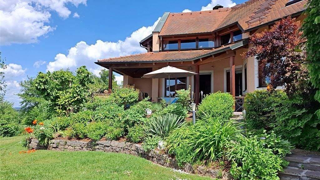 Haus zum Kauf 849.000 € 7 Zimmer 234,5 m² 1.060 m² Grundstück Neunkirchen Weiden , Oberpf 92637