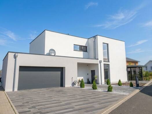 Villa zum Kauf provisionsfrei 1.550.000 € 7 Zimmer 240 m² 777 m² Grundstück frei ab 25.10.2027 Wiesentheid Wiesentheid 97353