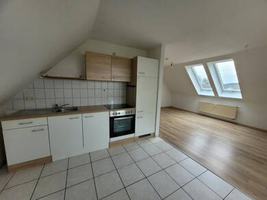 Wohnung zum Kauf 48.000 € 1 Zimmer 34,8 m² Dachgeschoss, 4. Geschoss frei ab sofort Eisfeld Eisfeld 98673