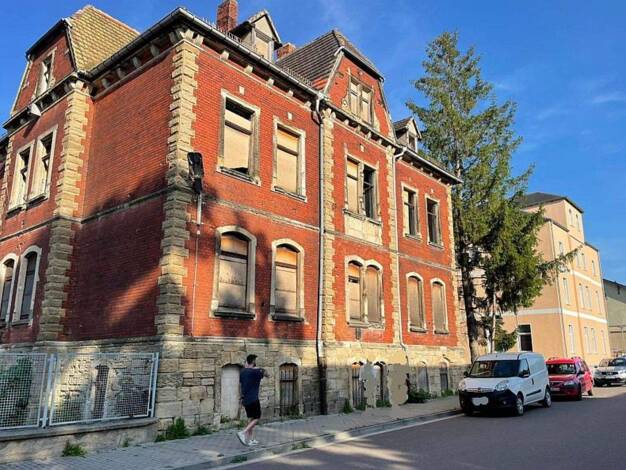 Mehrfamilienhaus zum Kauf 249.000 € 32 Zimmer 610 m² 2.357 m² Grundstück Zeitz 06712