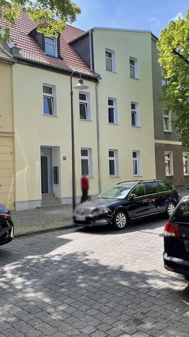 Mehrfamilienhaus zum Kauf als Kapitalanlage geeignet 289.500 € 10 Zimmer 293 m² 506 m² Grundstück Bernburg Bernburg 06406