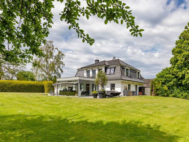 Einfamilienhaus zum Kauf 1.495.000 € 9 Zimmer 222 m² 3.135 m² Grundstück Klingberg Scharbeutz / Klingberg 23684