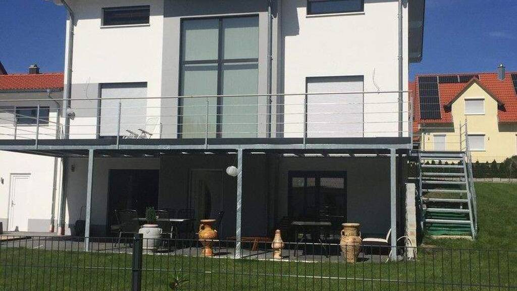 Einfamilienhaus zum Kauf provisionsfrei 899.000 € 5 Zimmer 230 m² 665 m² Grundstück Am Flachsberg 25 Unterhausen 86697