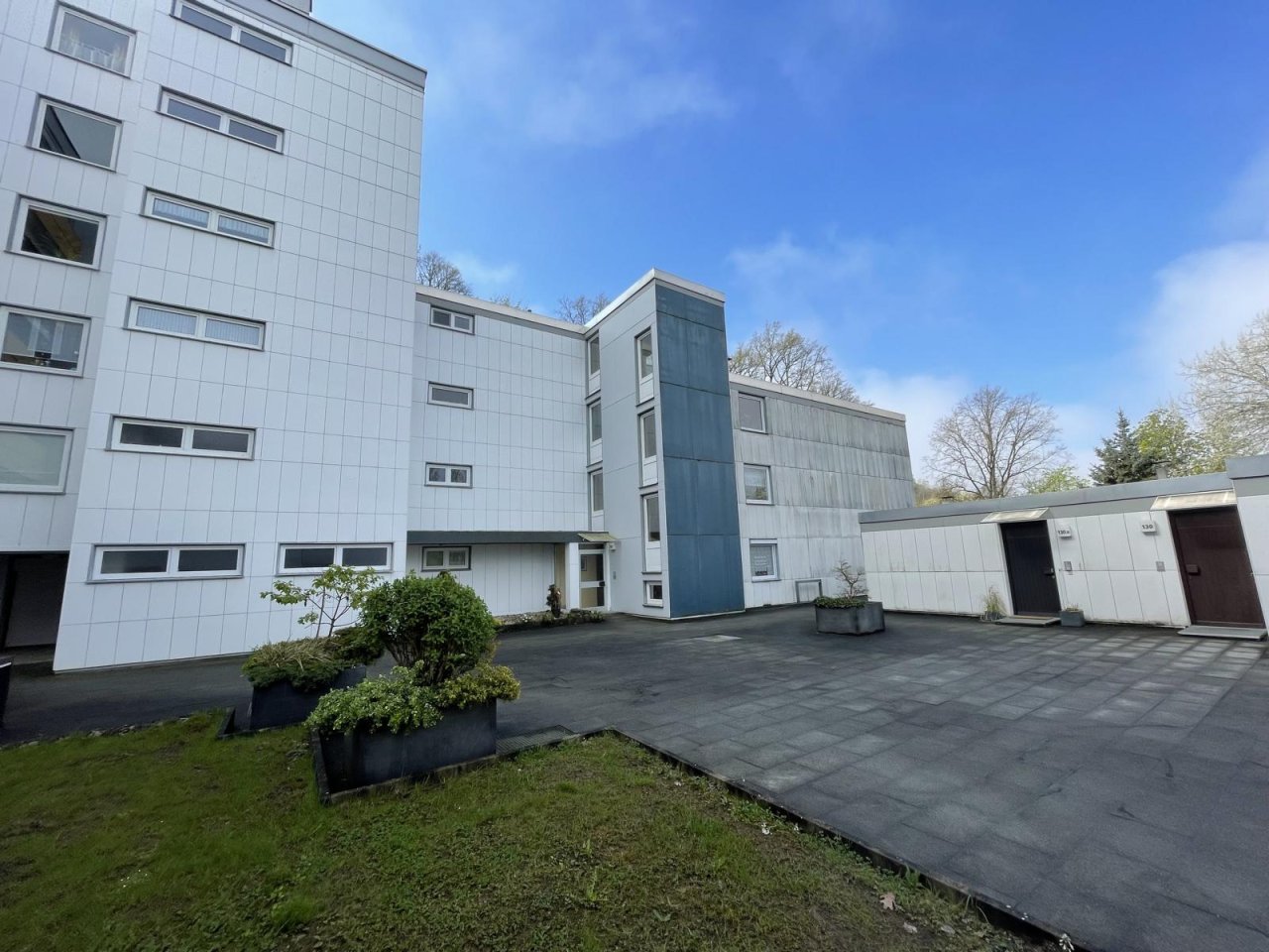 Wohnung zum Kauf 99.000 € 2 Zimmer 66 m²<br/>Wohnfläche 2.<br/>Geschoss Innenstadt Coburg 96450