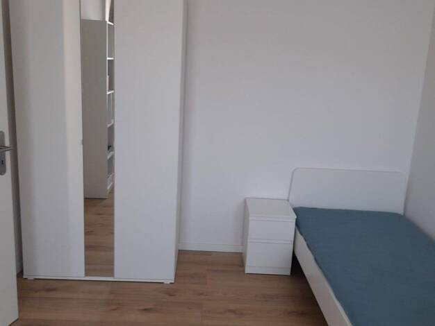WG-Zimmer zur Miete auf Zeit 370 € 13 m² 4. Geschoss Luisenstraße 2 St Peter Nürnberg 90478