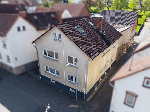 Mehrfamilienhaus zum Kauf 369.000 € 8 Zimmer 180 m² 569 m² Grundstück Hochelheim Hüttenberg 35625