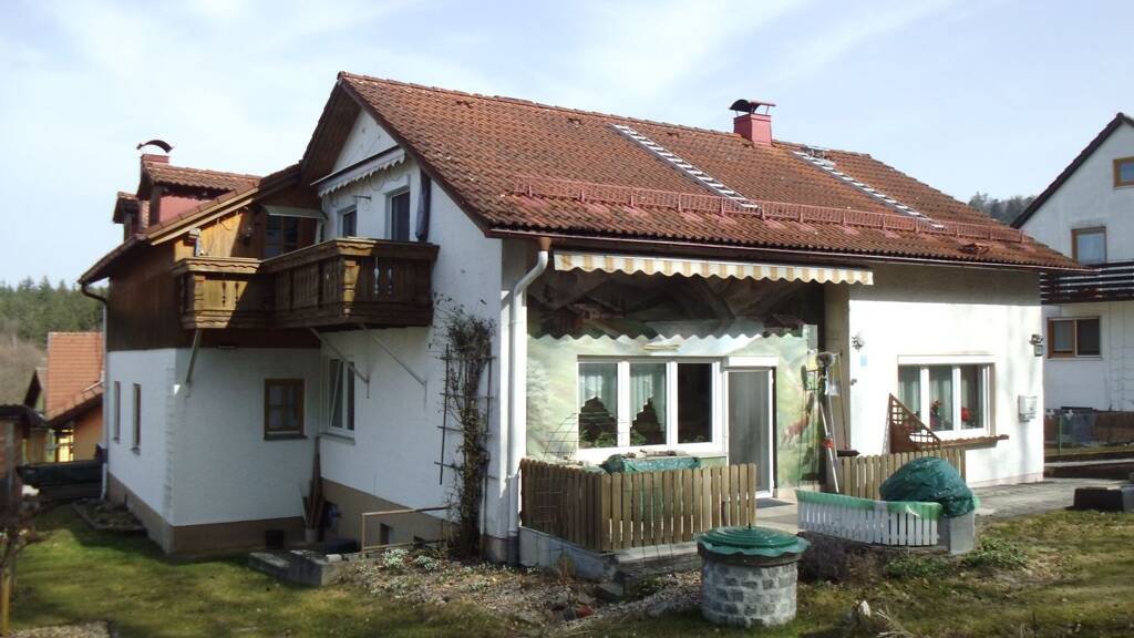 Einfamilienhaus zum Kauf provisionsfrei 225.000 € 6 Zimmer 179 m² 575 m² Grundstück Forststraße 11 Perlhütte Waldmünchen 93449