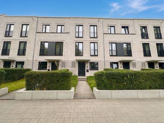 Stadthaus zur Miete 4.316 € 6 Zimmer 166,7 m² frei ab 01.09.2026 Julius-Vosseler-Straße 112 Lokstedt Eimsbüttel 22527