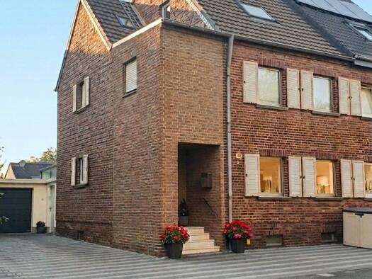Doppelhaushälfte zum Kauf 399.000 € 5 Zimmer 138 m² 424 m² Grundstück frei ab 01.03.2027 Kenten Bergheim 50126
