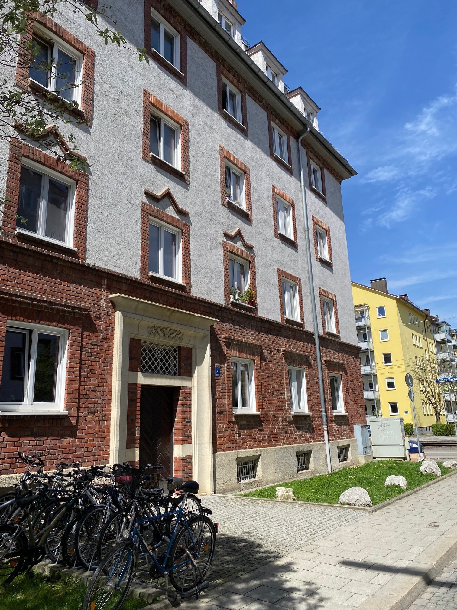 Wohnung zur Miete 2.100 € 3,5 Zimmer 110 m²<br/>Wohnfläche 4.<br/>Geschoss 01.04.2025<br/>Verfügbarkeit Schedelstraße 2 Friedenheim München 80686