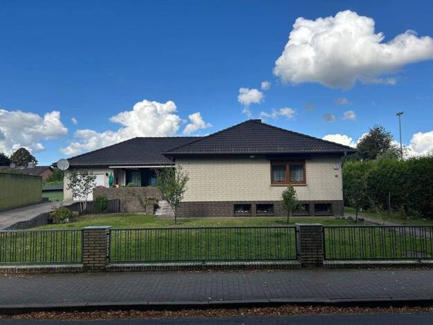 Bungalow zum Kauf 395.000 € 5 Zimmer 149 m² 1.000 m² Grundstück Schwinger Ackerweg 11 Wiepenkathen Stade 21684