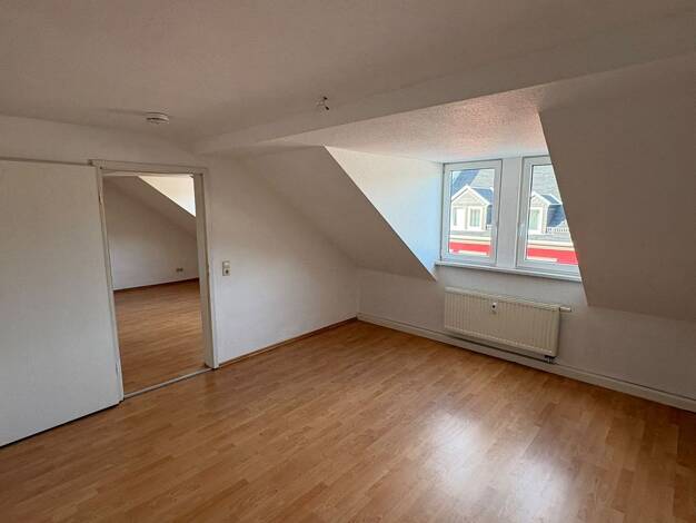 Wohnung zur Miete 300 € 2 Zimmer 55,2 m² frei ab sofort Humboldtstraße 50 Freiberg Freiberg 09599
