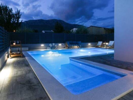 Haus zum Kauf 1.600.000 € 8 Zimmer 280 m² Kastel Kambelovac, Kastela Kaštel Kambelovac
