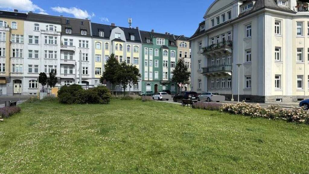 Haus zum Kauf 119.000 € 15 Zimmer 410,8 m² 270 m² Grundstück Haselbrunn Plauen 08525