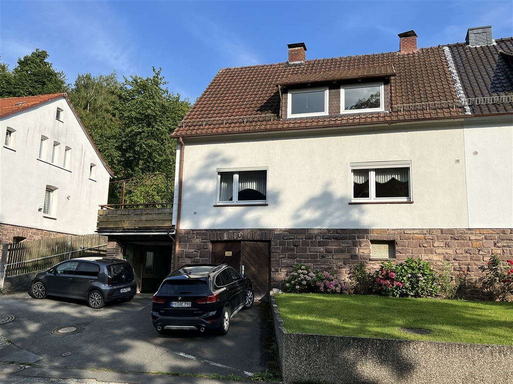 Doppelhaushälfte zum Kauf 99.000 € 5 Zimmer 130 m²<br/>Wohnfläche 2.022 m²<br/>Grundstück Mündenerstr. 58 Bad Karlshafen Bad Karlshafen 34385