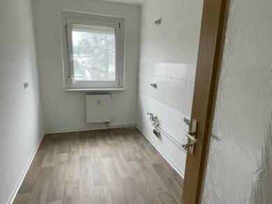 Wohnung zur Miete 459 € 3 Zimmer 76,2 m² EG frei ab sofort Bachstraße 31, EG links Lauta Lauta 02991