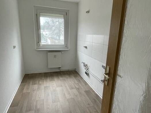 Wohnung zur Miete 459 € 3 Zimmer 76,2 m² EG frei ab sofort Bachstraße 31, EG links Lauta 02991