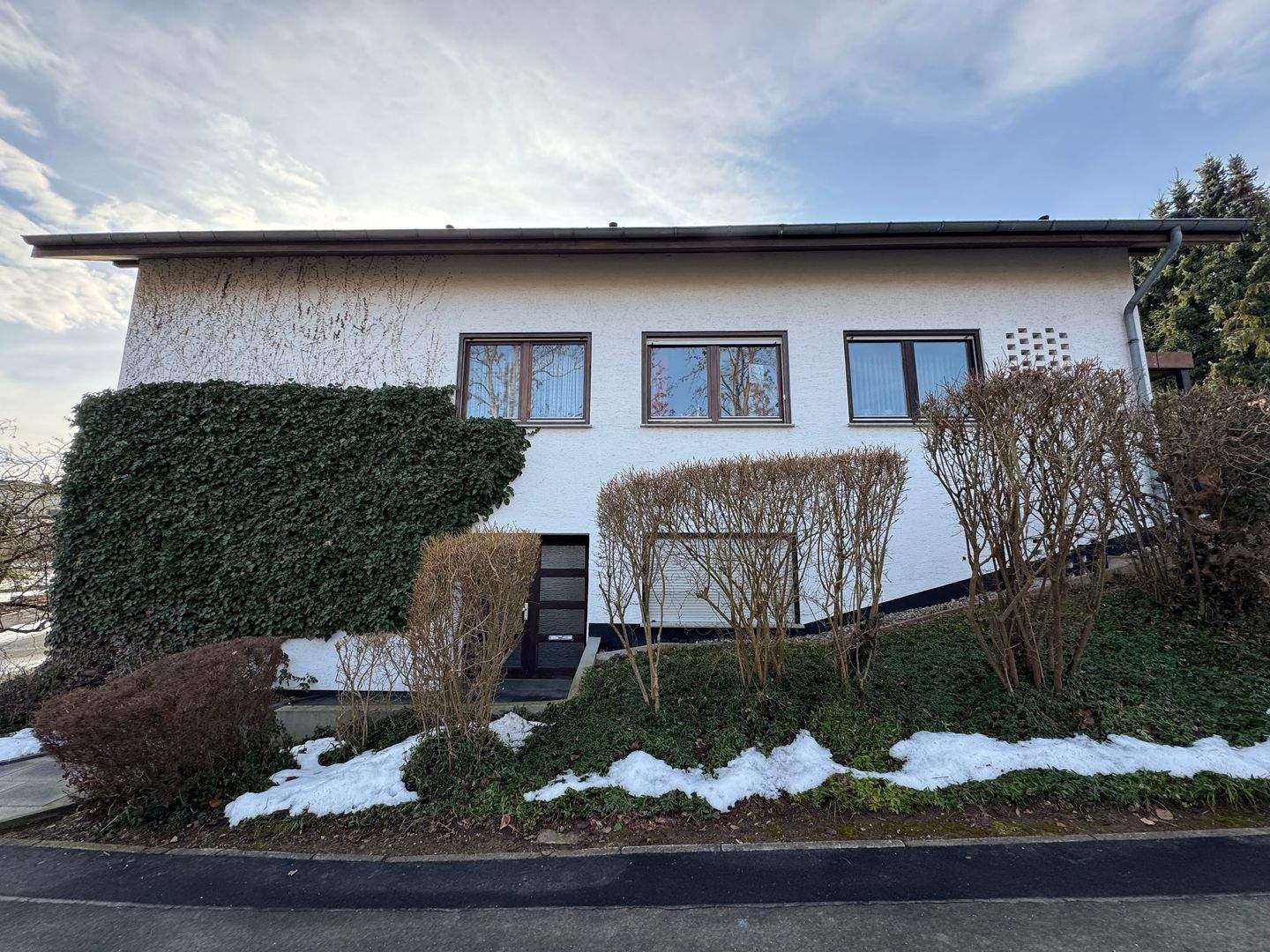 Immobilie in Witzenhausen - Einfamilienhaus mit Einliegerwohnung in toller Wohnlage von Witzenhausen - Bild 1