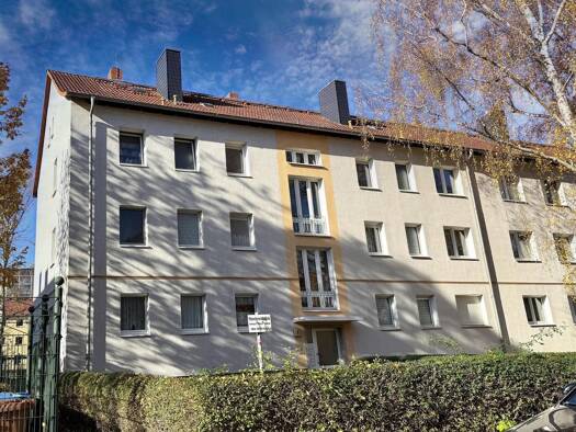 Wohnung zum Kauf 65.000 € 3 Zimmer 65 m² frei ab sofort Damaschkestraße Halle 06130