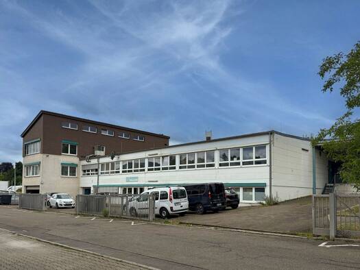 Lagerhalle zur Miete provisionsfrei 1.800 m² Lagerfläche teilbar ab 595 m² Im Grund 3 Eningen Eningen unter Achalm 72800