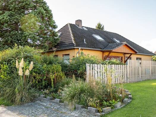 Mehrfamilienhaus zum Kauf 299.000 € 9 Zimmer 197 m² 681 m² Grundstück frei ab 01.10.2026 Burhave Butjadingen 26969