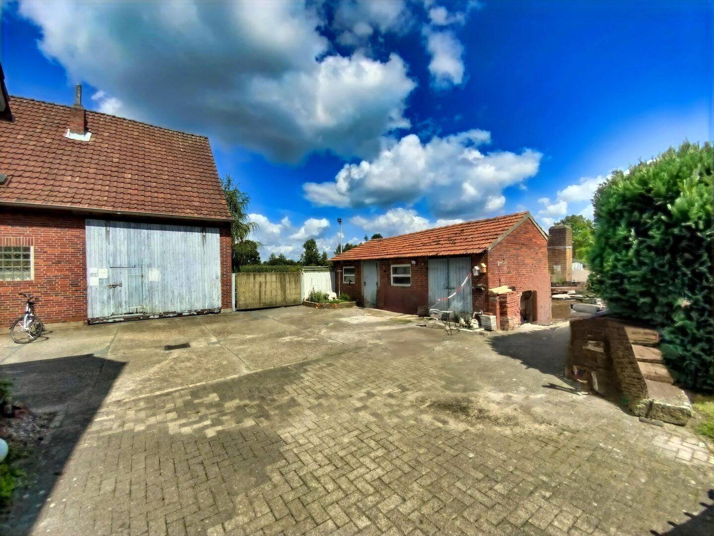 Immobilie in Ahaus - Einfamilienhaus mit großem Grundstück und Nebengebäuden - Bild 2