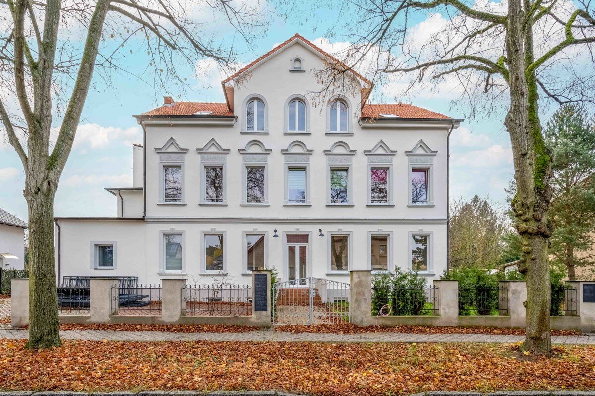 Mehrfamilienhaus zum Kauf 5.500.000 € 39 Zimmer 1.164 m²<br/>Wohnfläche 1.758 m²<br/>Grundstück Petershagen Petershagen-Eggersdorf 15370