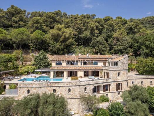 Haus zum Kauf 5.000.000 € 907 m² 31.000 m² Grundstück Secteur Sauvegarde Grasse 06130