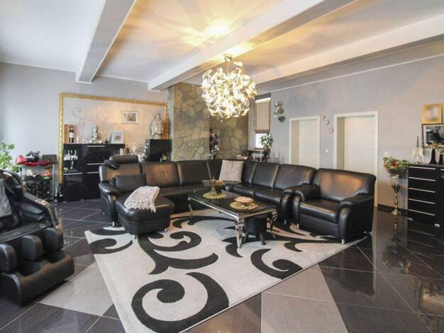 Mehrfamilienhaus zum Kauf als Kapitalanlage geeignet 965.000 € 9 Zimmer 387 m² 997 m² Grundstück Lambsheim 67245