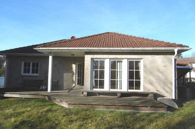 Bungalow zum Kauf 199.000 € 5 Zimmer 120 m² 1.276 m² Grundstück frei ab sofort Oberelsungen Zierenberg 34289