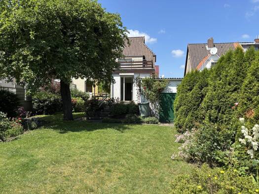 Doppelhaushälfte zum Kauf 189.000 € 6 Zimmer 146 m² 586 m² Grundstück Uelzen Uelzen 29525