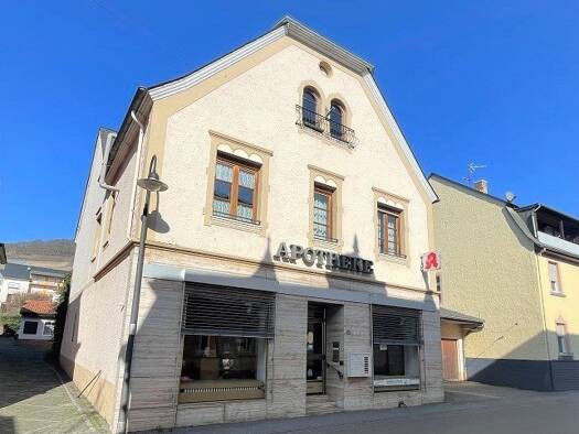 Herrenhaus zum Kauf 425.000 € 13 Zimmer 372 m² 1.377 m² Grundstück Kröv 54536