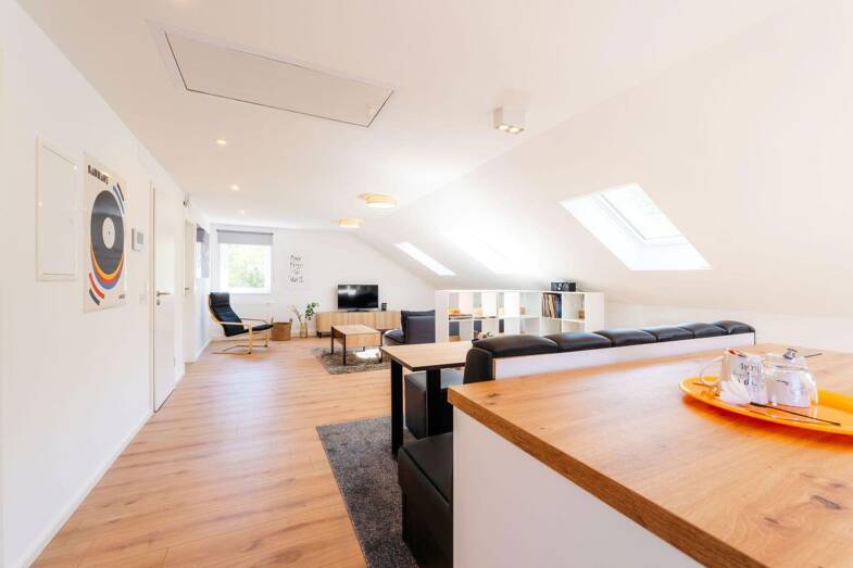 Wohnung zur Miete 800 € 2 Zimmer 54 m² Dachgeschoss, 2. Geschoss Winterleitenweg 18 Randersacker Randersacker 97236