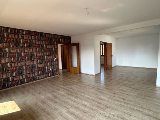 Wohnung zur Miete 1.100 € 3 Zimmer 110 m² Geschoss 1/2 frei ab sofort Stadeln Fürth 90765