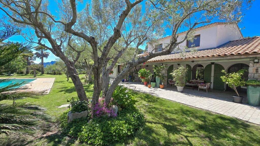 Villa zum Kauf provisionsfrei 1.650.000 € 6 Zimmer 265 m² 5.500 m² Grundstück La Bouverie Roquebrune-sur-Argens 83520