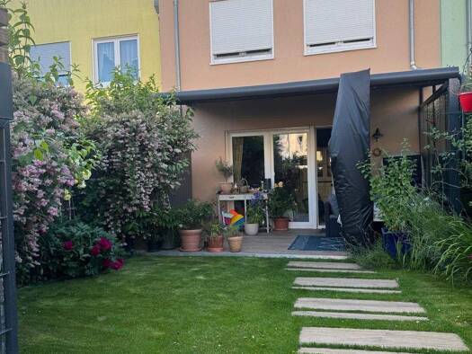 Haus zur Miete 3.270 € 5,5 Zimmer 163,9 m² 184 m² Grundstück frei ab sofort Kröpeliner Tor-Vorstadt Rostock 18057