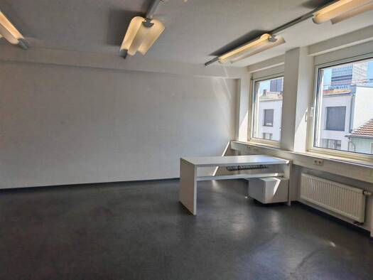 Bürofläche zur Miete provisionsfrei 2.340 € 1 Zimmer 180 m² Bürofläche Mainzer Landstraße Nied Frankfurt am Main 60326