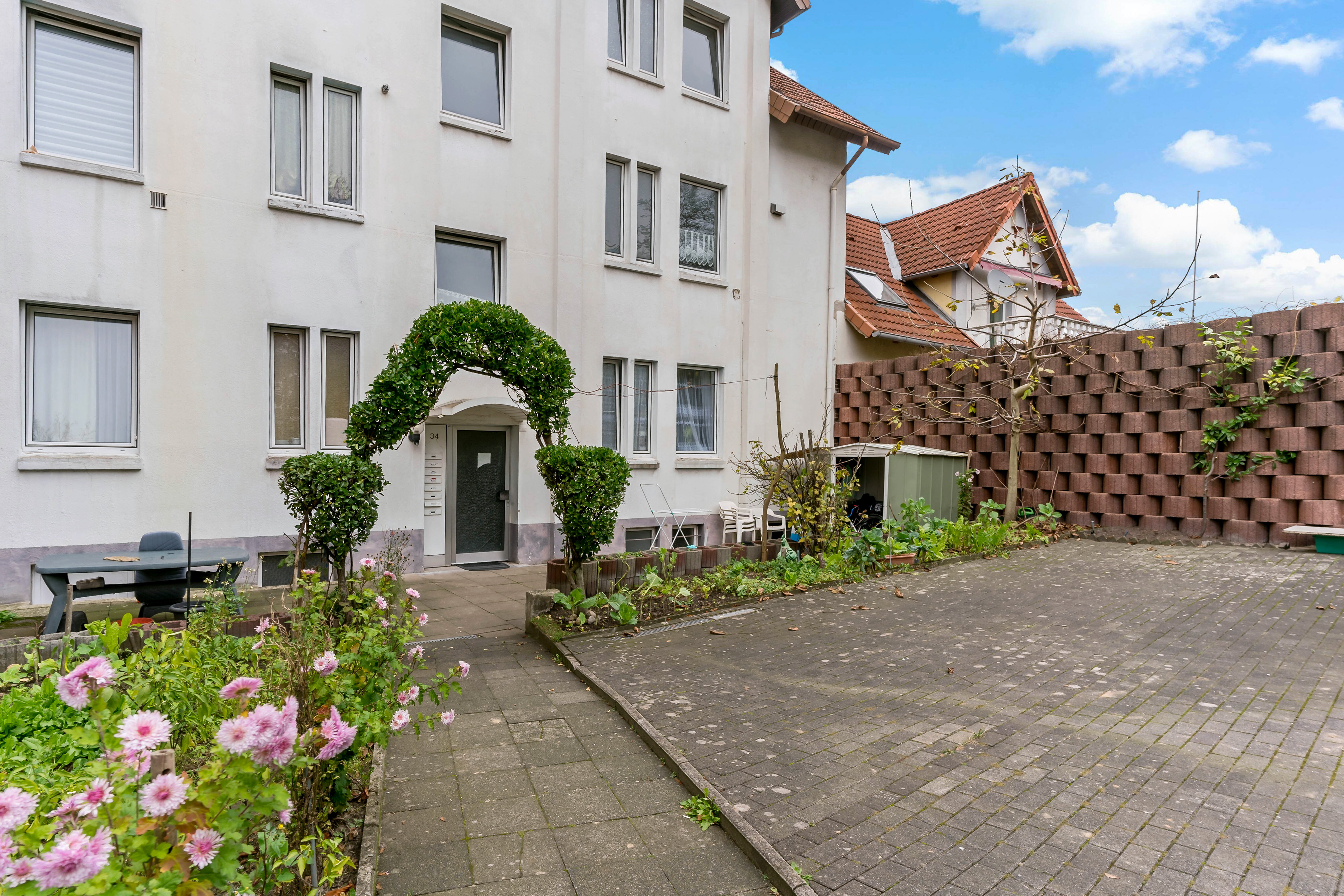 Mehrfamilienhaus zum Kauf 679.000 € 15 Zimmer 384 m²<br/>Wohnfläche 701 m²<br/>Grundstück Bahnhof - Brackwede Bielefeld 33647