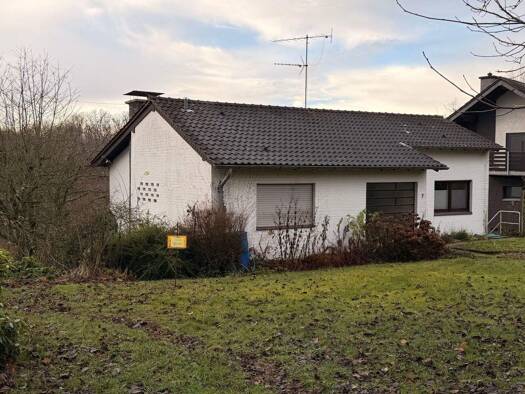 Mehrfamilienhaus zum Kauf 265.000 € 8 Zimmer 207 m² 885 m² Grundstück Herchen Windeck 51570