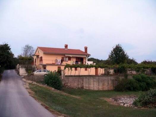 Einfamilienhaus zum Kauf 180.000 € 4 Zimmer 135 m² 1.000 m² Grundstück Labin 52220
