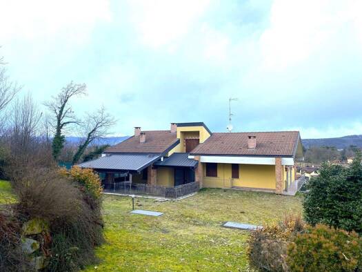 Mehrfamilienhaus zum Kauf 690.000 € 5 Zimmer 255 m² frei ab sofort VIA BEATI Castelletto Ticino 28053
