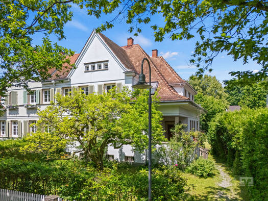 Doppelhaushälfte zum Kauf 7 Zimmer 208,7 m² 1.210 m² Grundstück frei ab sofort Beethovenstraße 43 Konstanz 78464