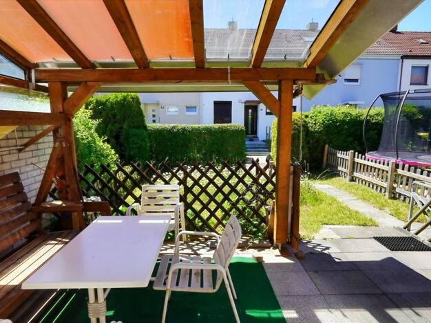 Reihenmittelhaus zum Kauf 435.000 € 5 Zimmer 110 m² 150 m² Grundstück frei ab sofort Friedrichshafen Friedrichshafen 88045