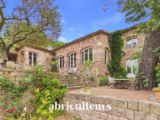 Haus zum Kauf 2.200.000 € 300 m² 10.000 m² Grundstück Estérel Plage-Logis de l'Aspé-Péguière Saint-Raphaël 83700