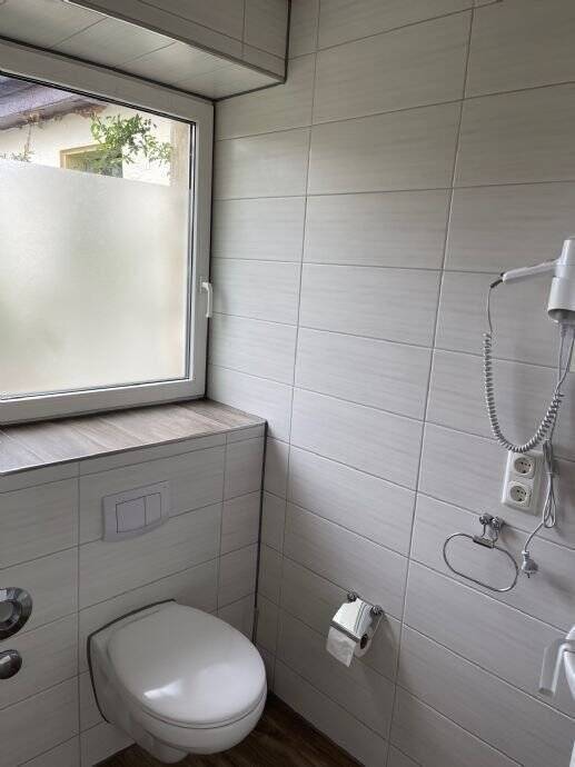 WUNDERSCHÖN GEPFLEGTE 1-ZIMMER WOHNUNG IN NÜRNBERG - KATZWANG, WLAN INKLUSIVE! – Am Hammer 10, 90455 Nürnberg – Vorschaubild 5
