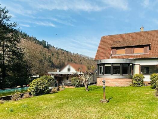 Einfamilienhaus zum Kauf 360.000 € 5 Zimmer 141,8 m² 1.060 m² Grundstück Hilpertsau Gernsbach 76593