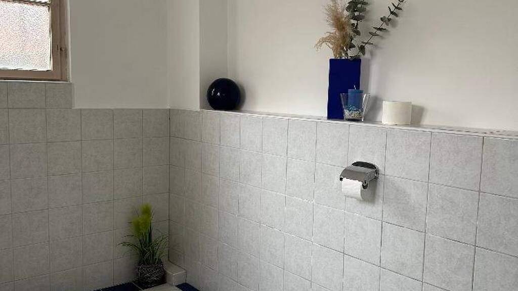 Mehrfamilienhaus zum Kauf 395.000 € 10 Zimmer 266 m² 331 m² Grundstück frei ab sofort Höchberg 97204