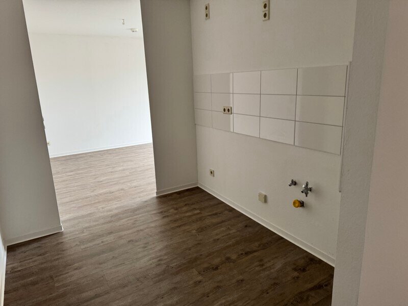 Wohnung zur Miete 391 € 2 Zimmer 36,5 m²<br/>Wohnfläche 3.<br/>Geschoss 23.11.2024<br/>Verfügbarkeit Sattelhofstr. 24 Leutzsch Leipzig 04179