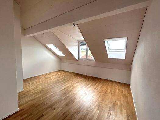 Reihenmittelhaus zur Miete - Erstbezug 2.500 CHF 6,5 Zimmer 165 m² 207 m² Grundstück frei ab sofort Schaffhauserstrasse Schleitheim 8226